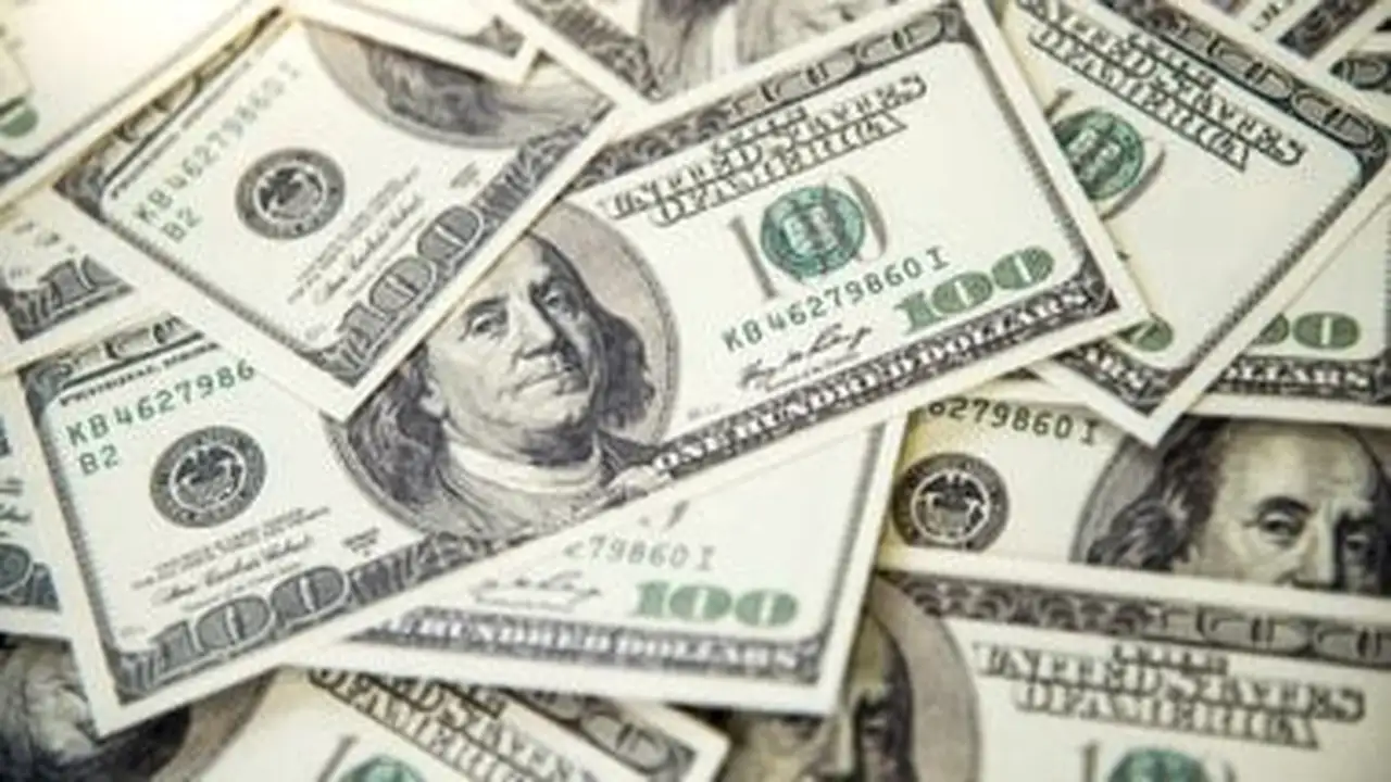 سعر الدولار يرتفع إلى 51.65 جنيه في بنك البركة